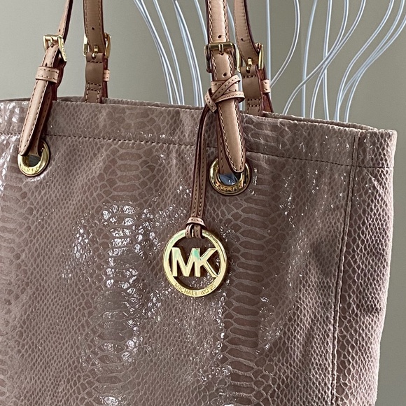 Michael Kors Beautiful Pink & Gold Python Tote - Picture 11 of 14